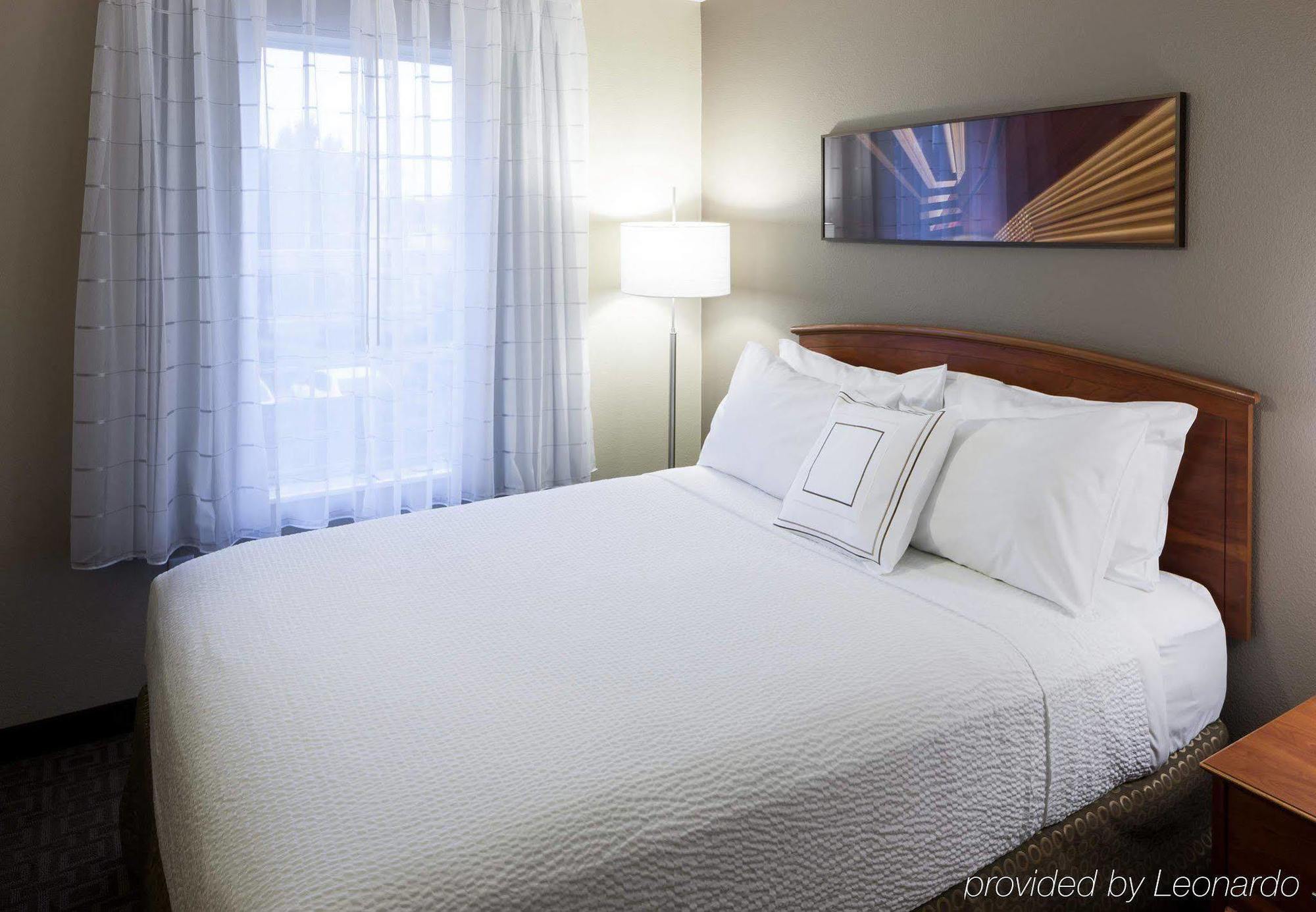 Towneplace Suites By Marriott Колледж-Стейшн Экстерьер фото
